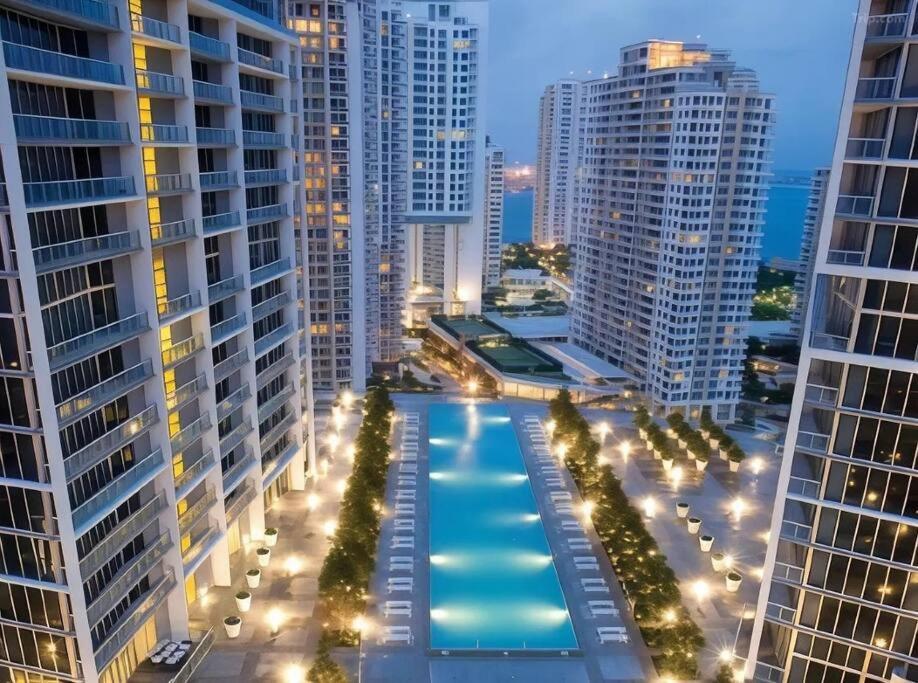 W Hotel Luxury High Rise Miami Exterior photo